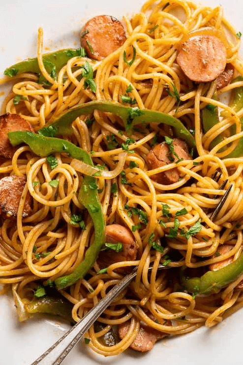 SPAGHETTI NAPOLITAN Spaghetti, Ketchup, Sausage (Or Bacon), Onion, Green Pepper, And Mushrooms