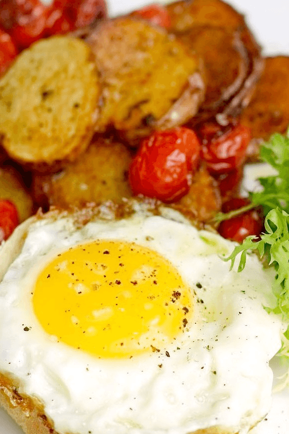 Tomatoes/Bacon/ Irish Potatoes/Toast/Choice of Eggs